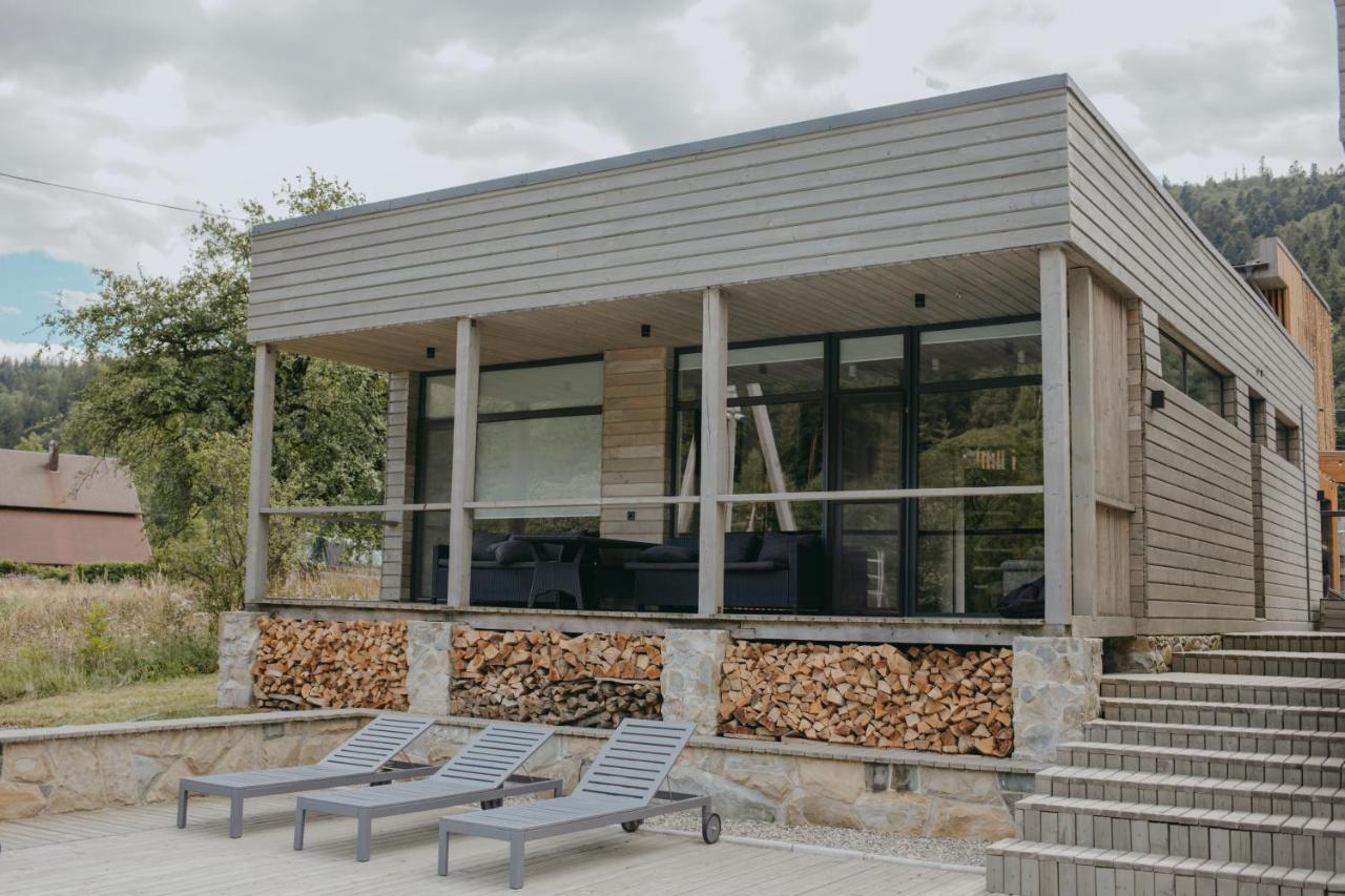 The Living Villa Tatariv Exterior photo