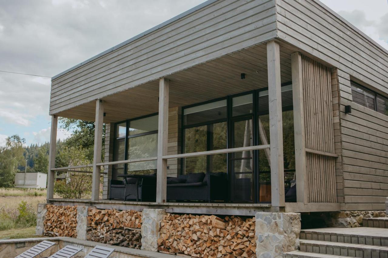 The Living Villa Tatariv Exterior photo
