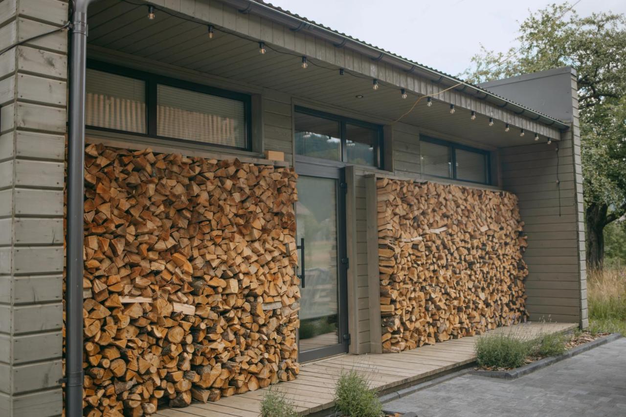 The Living Villa Tatariv Exterior photo